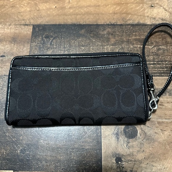 Coach Signature Jacquard Continental Wallet - Picture 7 of 7